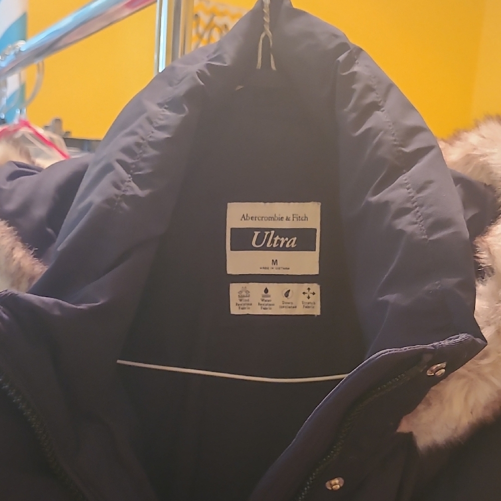 Abercrombie & Fitch Ultra Puffer Jacket in Dark Blue